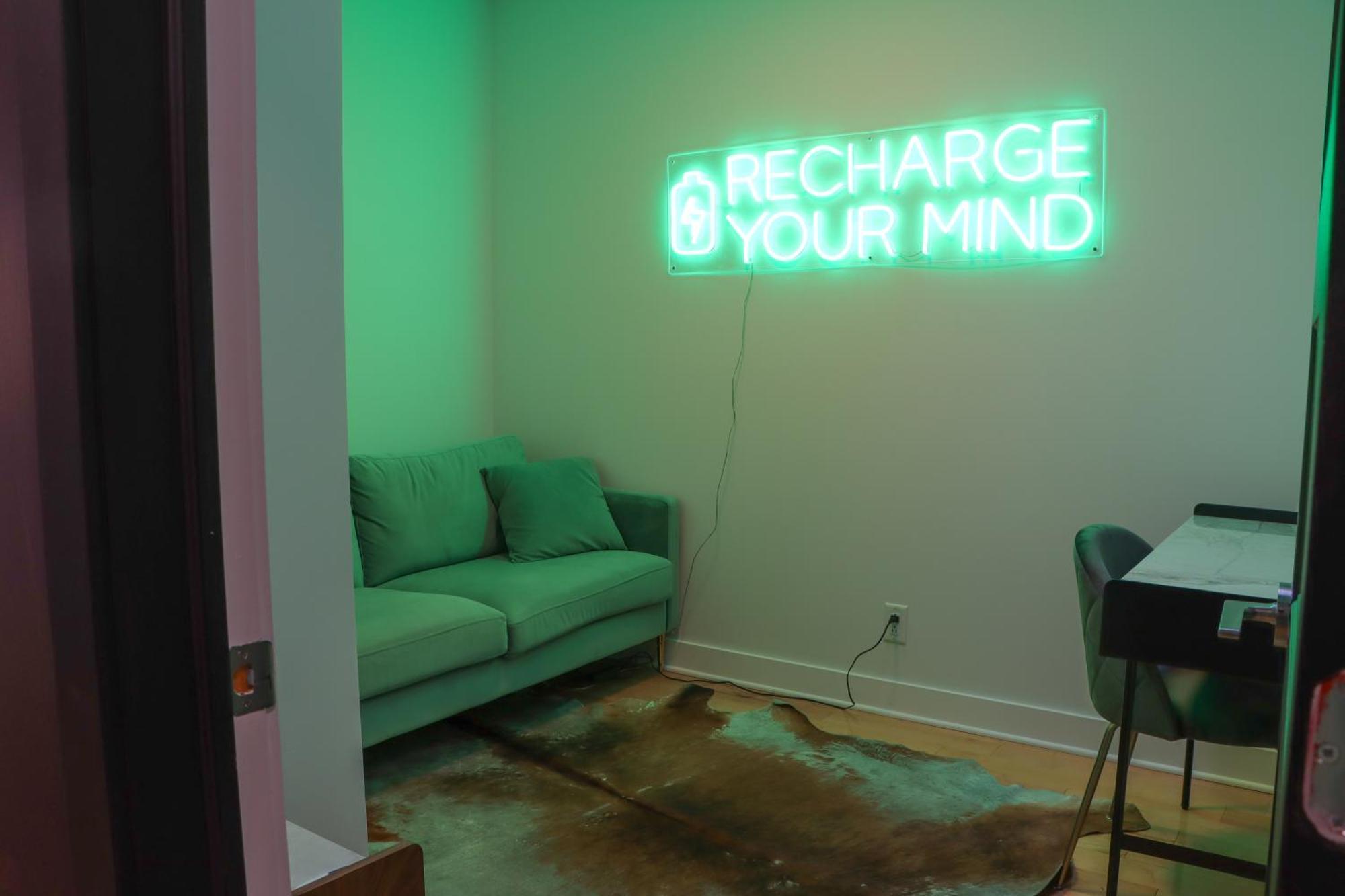 Luxury Artist In * Montréal